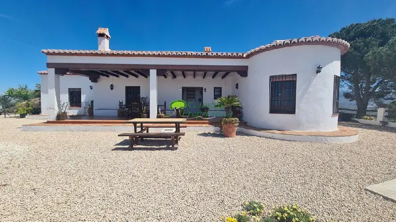 Casa Rural con Terraza y Vistas Panorámicas en Arenas