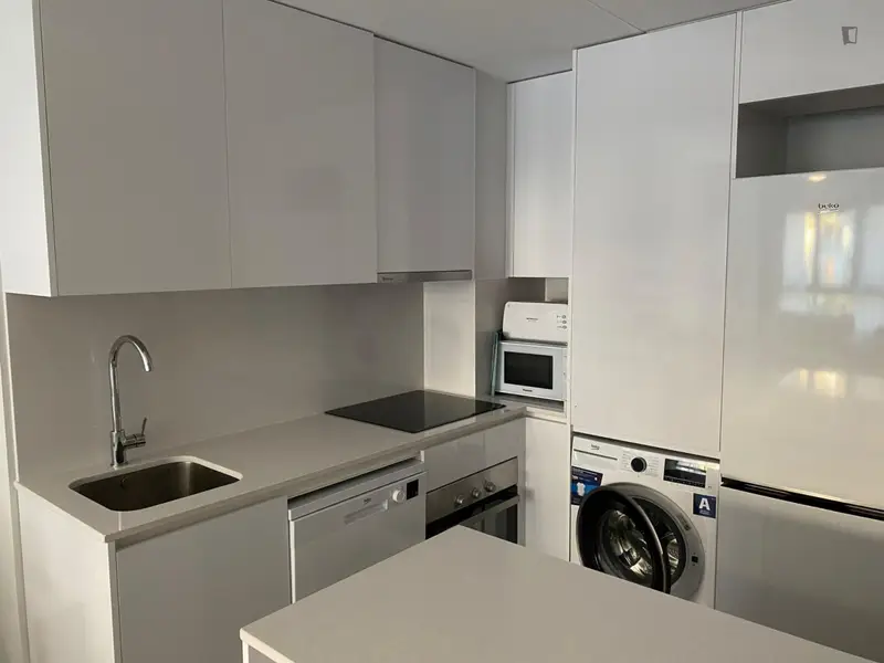 Apartamento Malagueta 2 Dormitorios Piscina y Estacionamiento