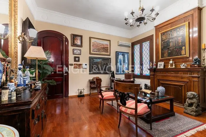 Apartamento en venta en Valencia ciudad: lujo y comodidad en edificio señorial