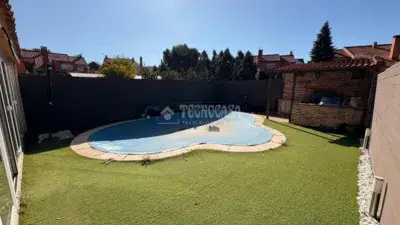Chalet Pareado en Rivas Vaciamadrid 4 Dormitorios Piscina Privada