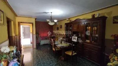 Casa Adosada en Venta Andujar con Piscina Patio y Cochera