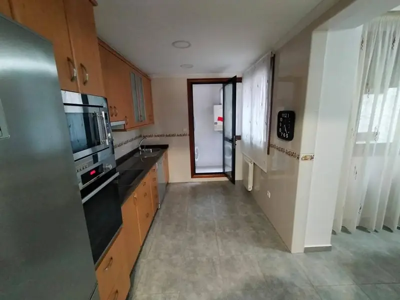 Piso en Alquiler Vigo San Pelayo 4 Dormitorios 2 Baños Garaje Trastero
