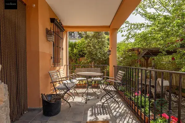 Chalet en Cumbres Verdes La Zubia con Piscina y Barbacoa