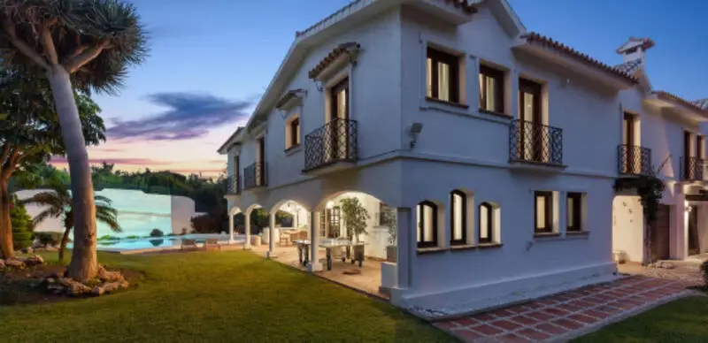 Villa de Lujo en Guadalmina Baja 4 Dormitorios Piscina Privada