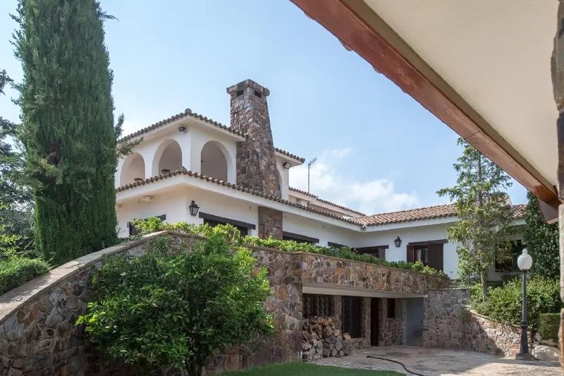 Venta Chalet con piscina en Pla del Castell, Collbato - Ref: 7207