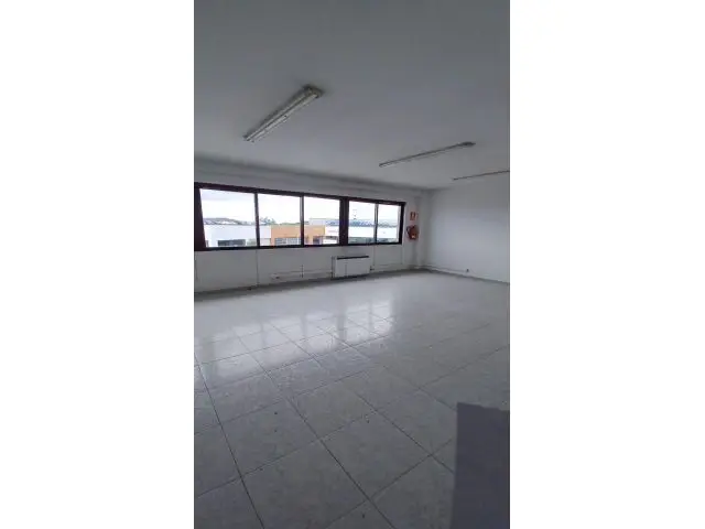 Oficinas en Alquiler Santiago Polígono del Tambre 160m2