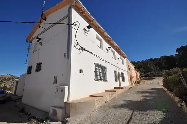 Casa de Campo con Piscina y Jacuzzi en Monóvar