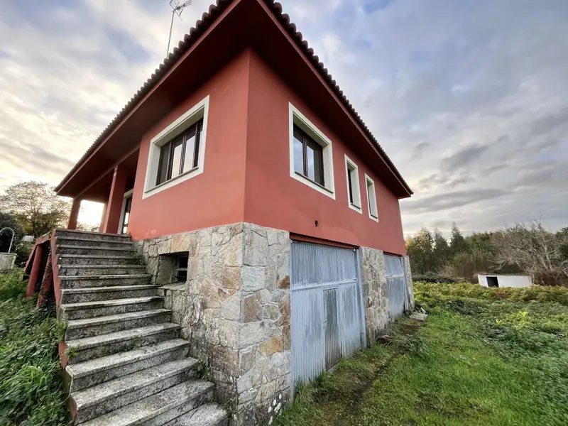 Venta Casa con Garaje en Limiñón Abegondo