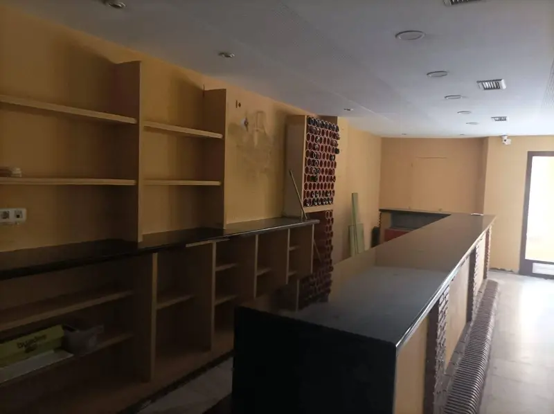 Local Comercial en Alquiler Centro Granada 120m2 160m2