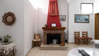 Casa en Alora con 4 Dormitorios 2 Baños y Terraza