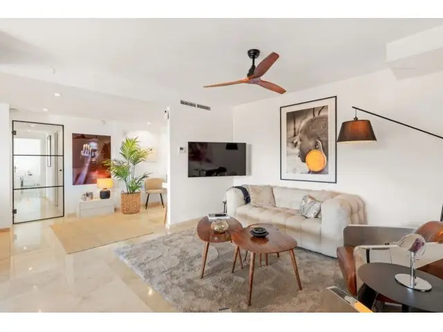 Apartamento en Venta en Benahavis Malaga