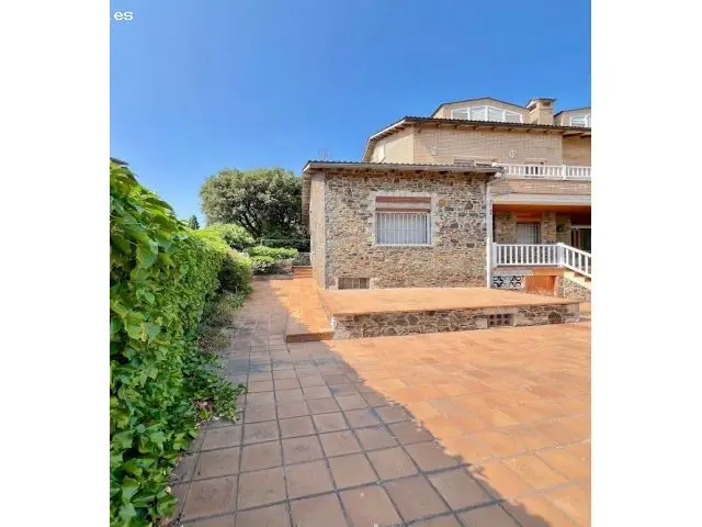 Chalet en Castellnou de Bages con Vistas Panoramicas