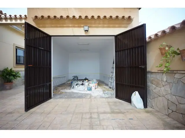 Chalet en Alquiler Chipiona 4 Dormitorios Piscina Privada Cerca Rota