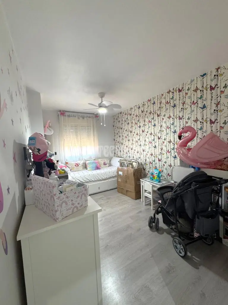 Piso Reformado en Parla Este con Piscina y Garaje