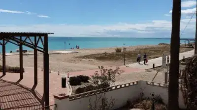 Chalet en Primera Linea de Playa Almenara
