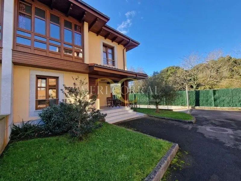 Chalet en Venta Llanes Asturias 263m2 4 Dormitorios