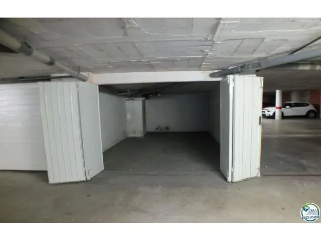 Parking en Venta Roses Centro Oportunidad Unica