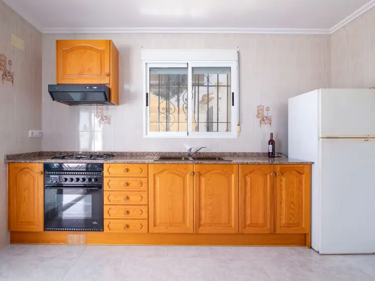 Casa-Villa de 4 Dormitorios alquiler Pegó, España