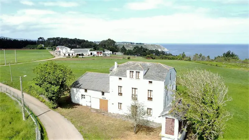 Venta Casa Rustica Navia Gran Potencial Cerca Playa