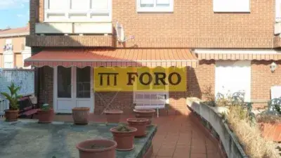 Casa en El Crucero con Piscina, Tenis y Garaje para 4 Coches