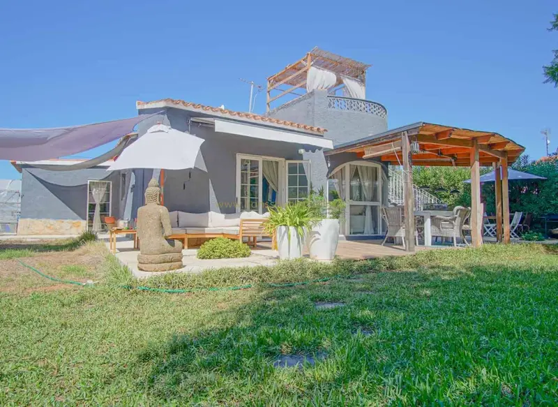 Chalet en venta Els Poblets con jardin piscina y vistas