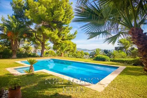 Villa en Ibiza Es Cubells con vistas al mar
