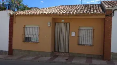 Piso en Mora Toledo Cerca de Servicios Financiacion Disponible