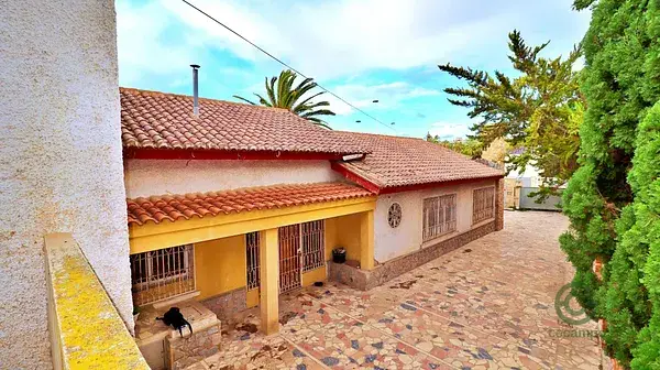 Casa Unifamiliar en Elche para Reformar 01ha