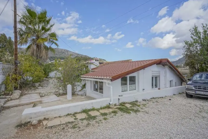 Casa Rural en Alcalali con 3 Dormitorios y Barbacoa