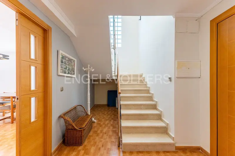 Chalet en Venta en Bétera Valencia 5 Dormitorios Piscina Jardín