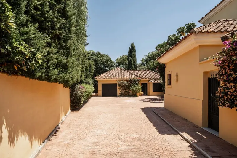 Chalet en alquiler en Atalaya-Isdabe, Estepona, Málaga