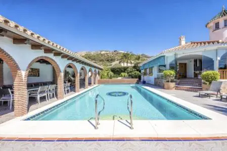 Casa en Benalmádena Costa con Vistas Panorámicas