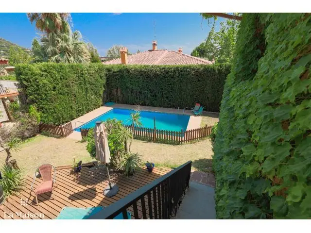 Casa en Venta en Cabrils Barcelona 397m2 4 habitaciones Jardin Piscina