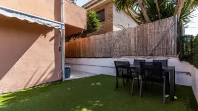 Planta Baja Reformada con Patio Privado en Parets del Valles