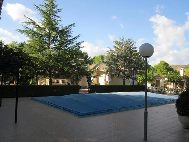 Villa de Lujo en Yecla 4 Dormitorios Piscina