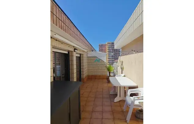 Ático en Laredo segunda línea de playa con terraza