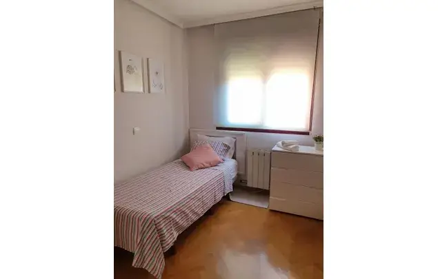 Rent 2 bedroom apartment in Madrid