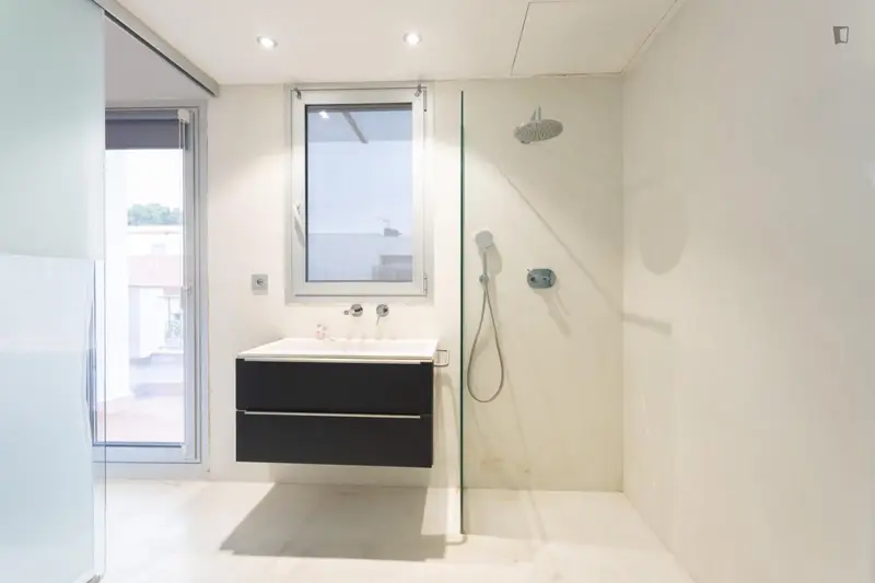 Atico Luminoso con Dos Terrazas Privadas para 4 Personas