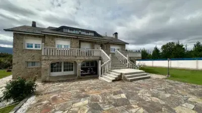 Chalet en venta en Calle Chanas