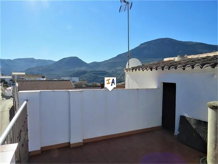 5 Bed House for sale