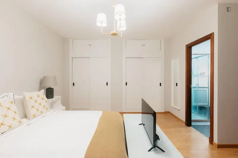 Coliving Valencia: Habitaciones Amuebladas con Gastos Incluidos
