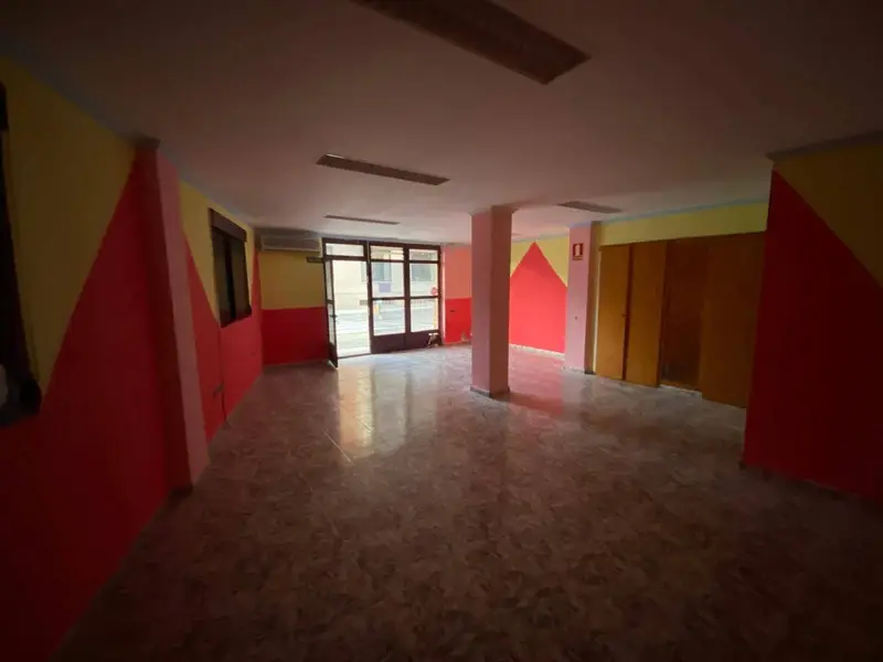 Local Comercial en Alquiler Albaida Valencia 79m2 Centrico Esquinero