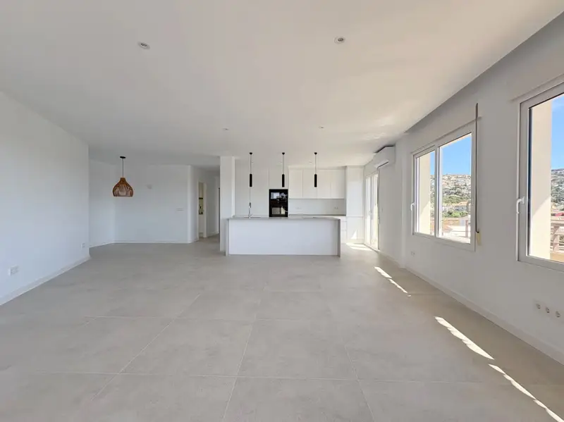 Apartamento en Javea con Vistas al Valle y al Mar