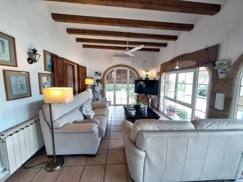 Chalet en venta Javea 4 dormitorios 2 baños apartamento independiente piscina vistas al mar