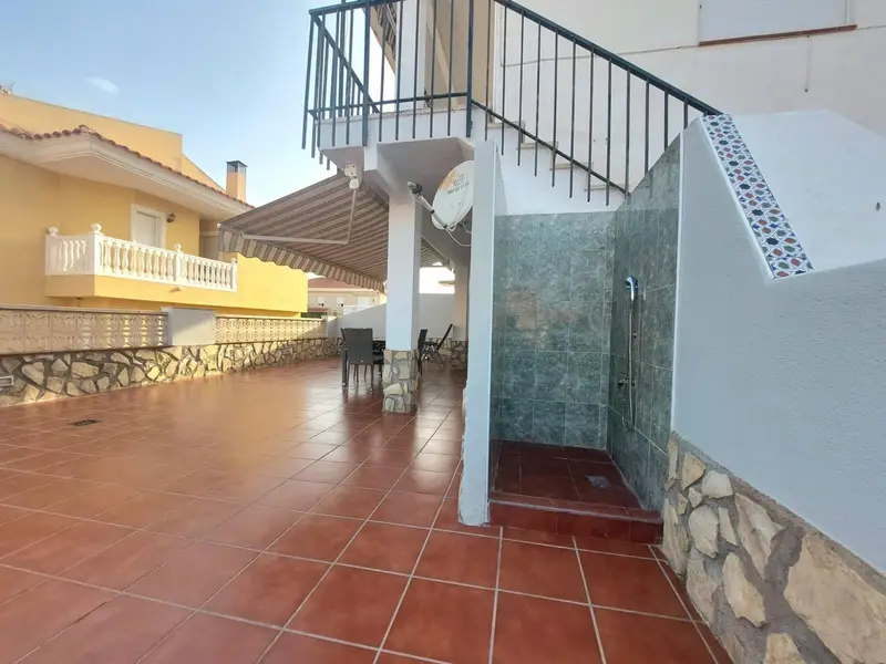 Bajo Reformado con Terraza Privada en Calabardina Aguilas
