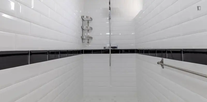 Habitacion Doble con Baño Privado cerca del Metro Xativa
