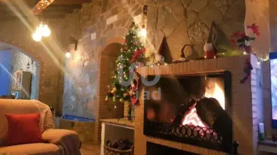 Casa Rural en El Almendro con Piscina y 4 Dormitorios