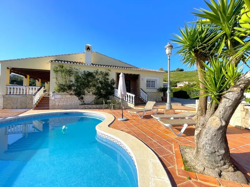 Chalet con Vistas al Mar en Nerja Finca Ecológica