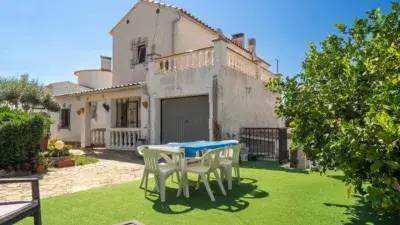 Casa en venta en Carrer de les Pinedes