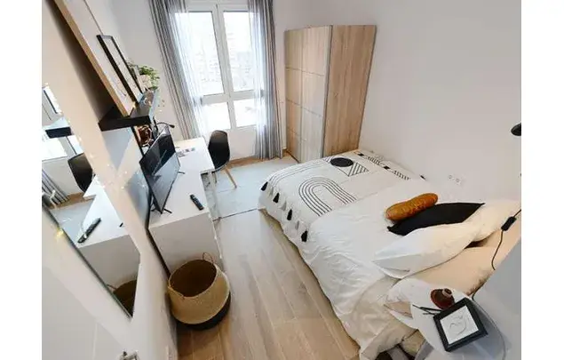 Alquiler habitaciones Bilbao: Piso amueblado 4 dormitorios con balcón
